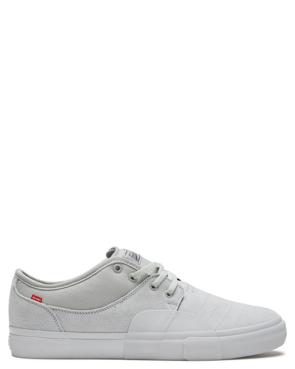 mahaloです。 UNDYED-WHITE-MENS-FOOTWEAR-